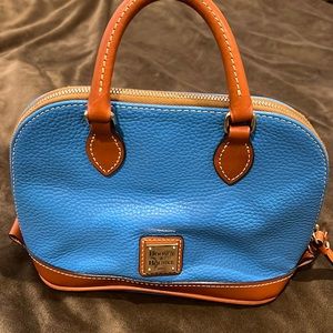 Dooney and Bourke small purse with crossbody option.